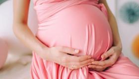 Signes actuels sur le ventre d'une femme enceinte Les femmes enceintes peuvent-elles être autorisées à toucher leur ventre