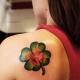 Tatuagem de trevo de quatro folhas: significado para meninas e meninos